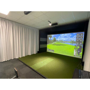 GSK ELITE TRACKMAN Golf Simulator